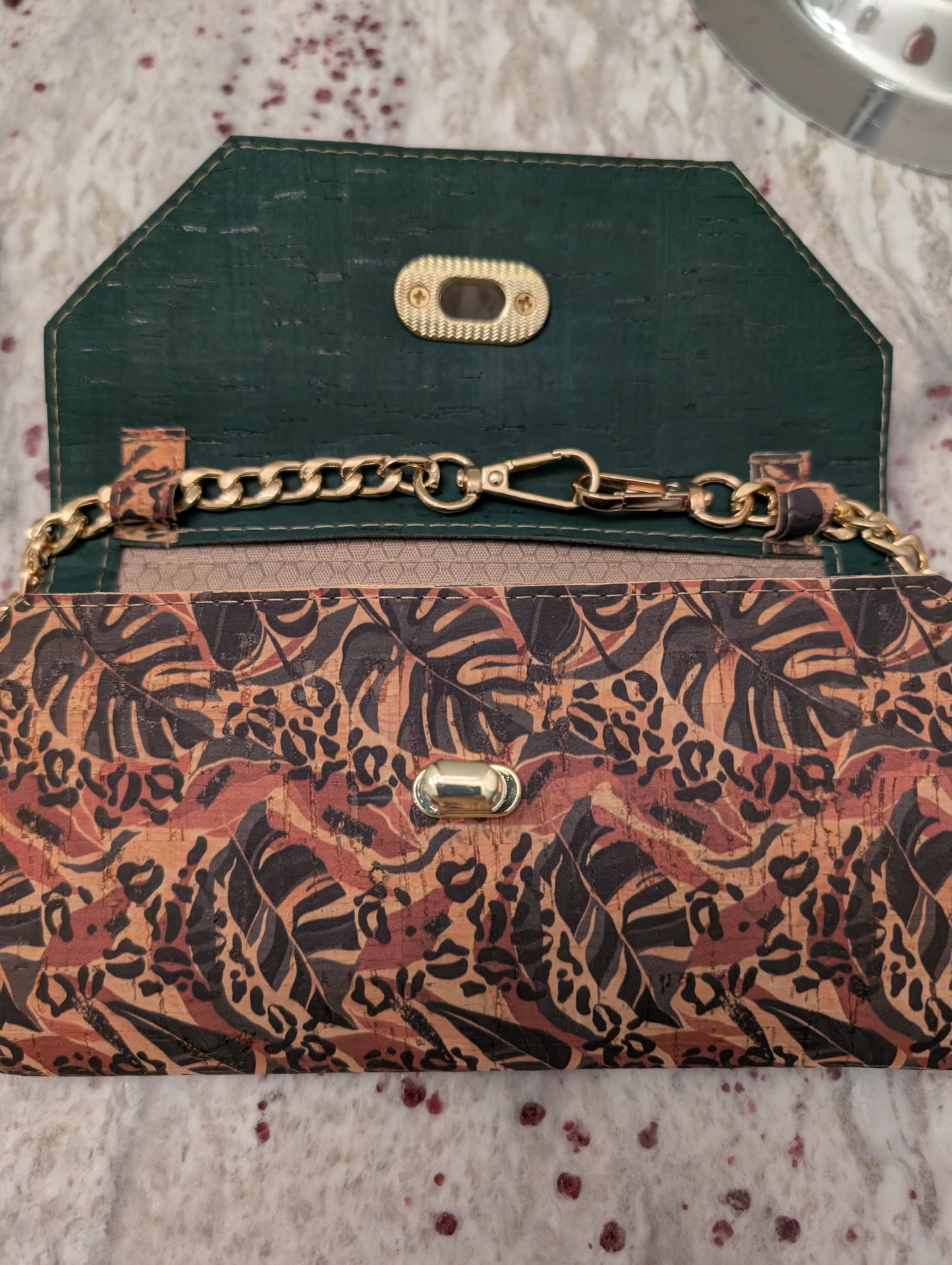 Tracy Wallet (Tropical)