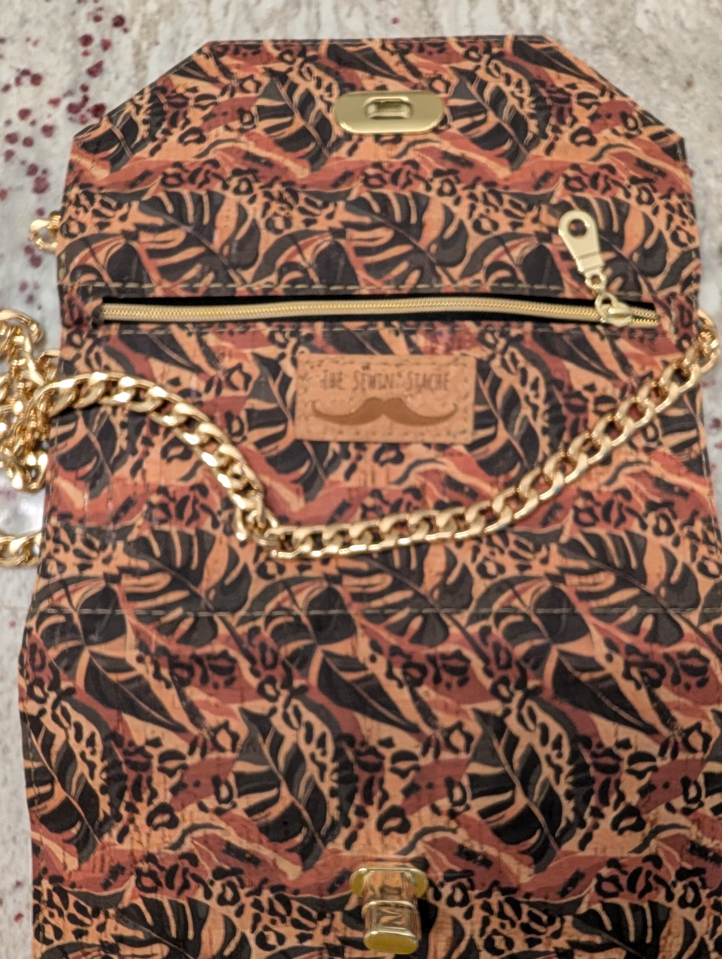 Tracy Wallet (Tropical)